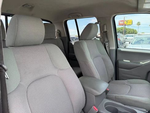 Used 2021 Nissan Frontier SV w/ Midnight Edition Floor Mats RWD image 30