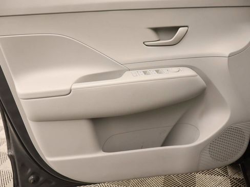 Used 2025 Hyundai Kona SEL image 17