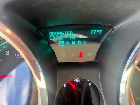 Used 2011 Chevrolet Traverse LS FWD image 1