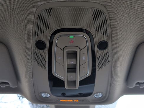 Used 2021 Audi Q5 Premium image 13