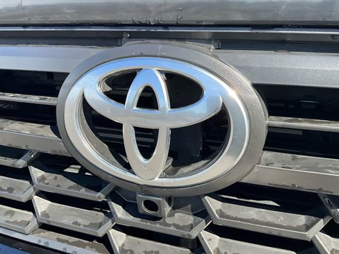 Used 2024 Toyota Tacoma SR w/ SR Upgrade Package image 7