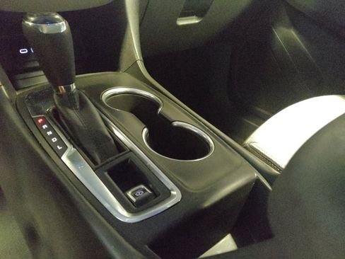 Used 2021 Chevrolet Equinox LS FWD image 26