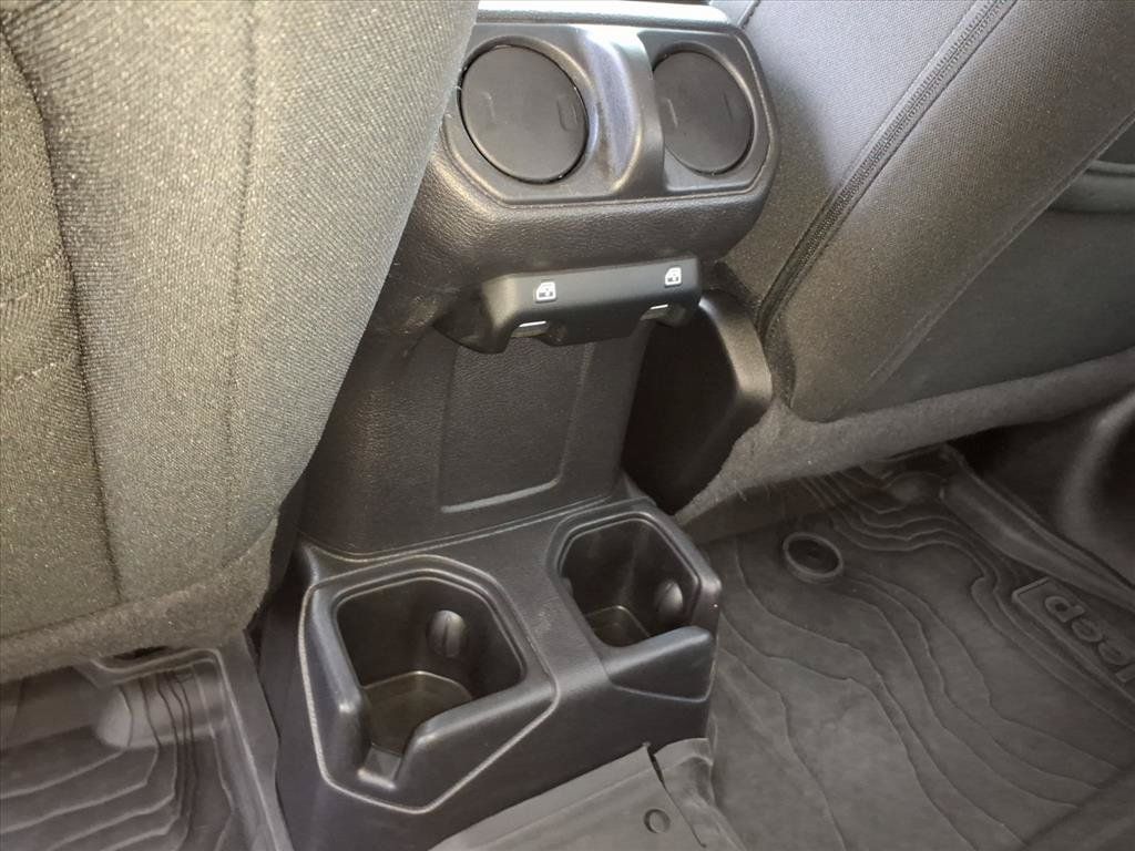 Used 2022 Jeep Wrangler Unlimited Sport AWD/4WD image 16
