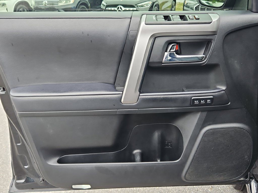 Used 2022 Toyota 4Runner Limited RWD image 27