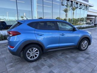 Used 2018 Hyundai Tucson SE w/ Cargo Package FWD video 2