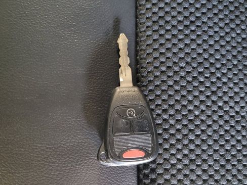 Used 2016 Jeep Compass Latitude image 32