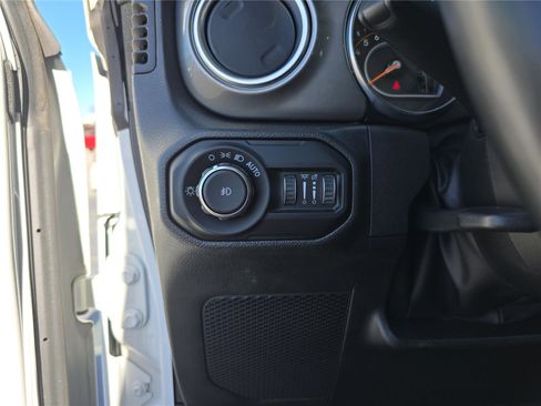 Used 2022 Jeep Wrangler Unlimited Sahara w/ LED Lighting Group image 35