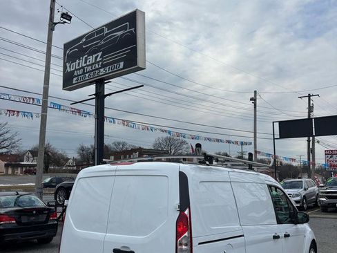 Used 2017 Ford Transit Connect XL image 3