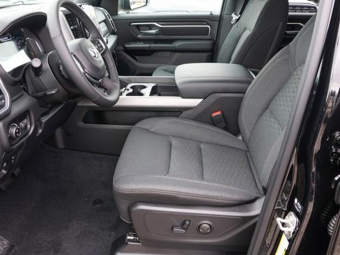New 2026 RAM 1500 4x4 Crew Cab image 4