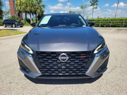 Used 2023 Nissan Altima 2.5 SR FWD image 3