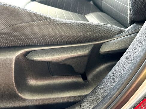 Used 2021 Toyota Corolla SE FWD image 12