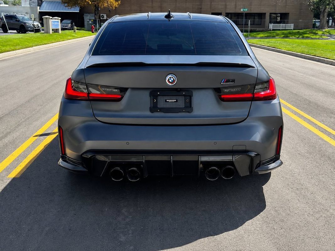Used 2022 BMW M3 Competition w/ M Carbon Exterior Package AWD/4WD image 4