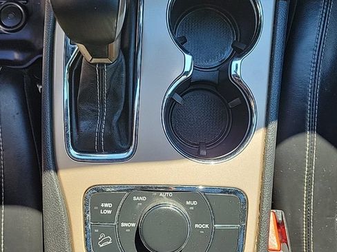 Used 2017 Jeep Grand Cherokee Limited w/ Luxury Group II AWD/4WD image 47