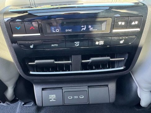 Used 2026 Acura MDX SH-AWD w/ Advance Package image 17