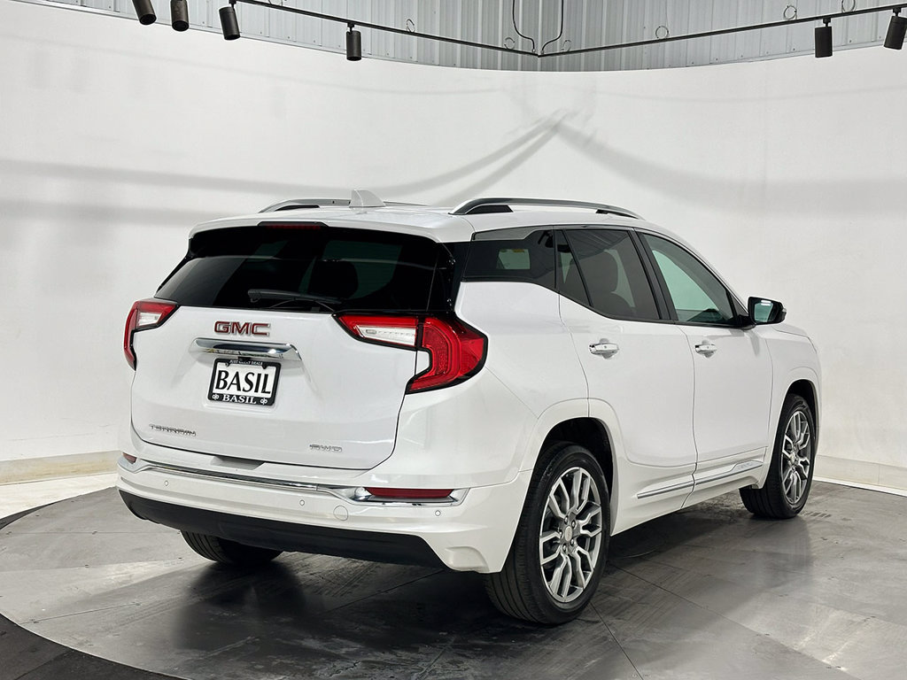Used 2024 GMC Terrain Denali w/ Denali Premium Package AWD/4WD image 49