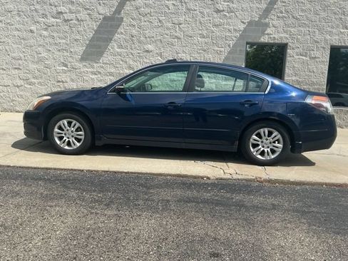Used 2010 Nissan Altima 2.5 SL w/ SL Pkg FWD image 5