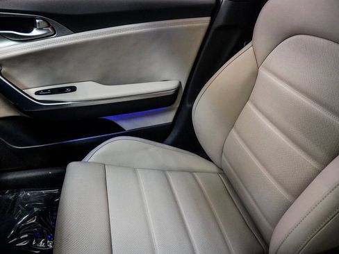 Used 2019 Kia Stinger GT2 image 36