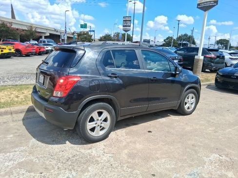 Used 2015 Chevrolet Trax LT w/ LPO, Cargo Package FWD image 4