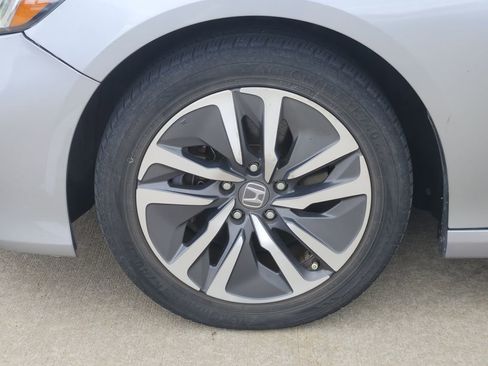Used 2019 Honda Accord Touring image 10