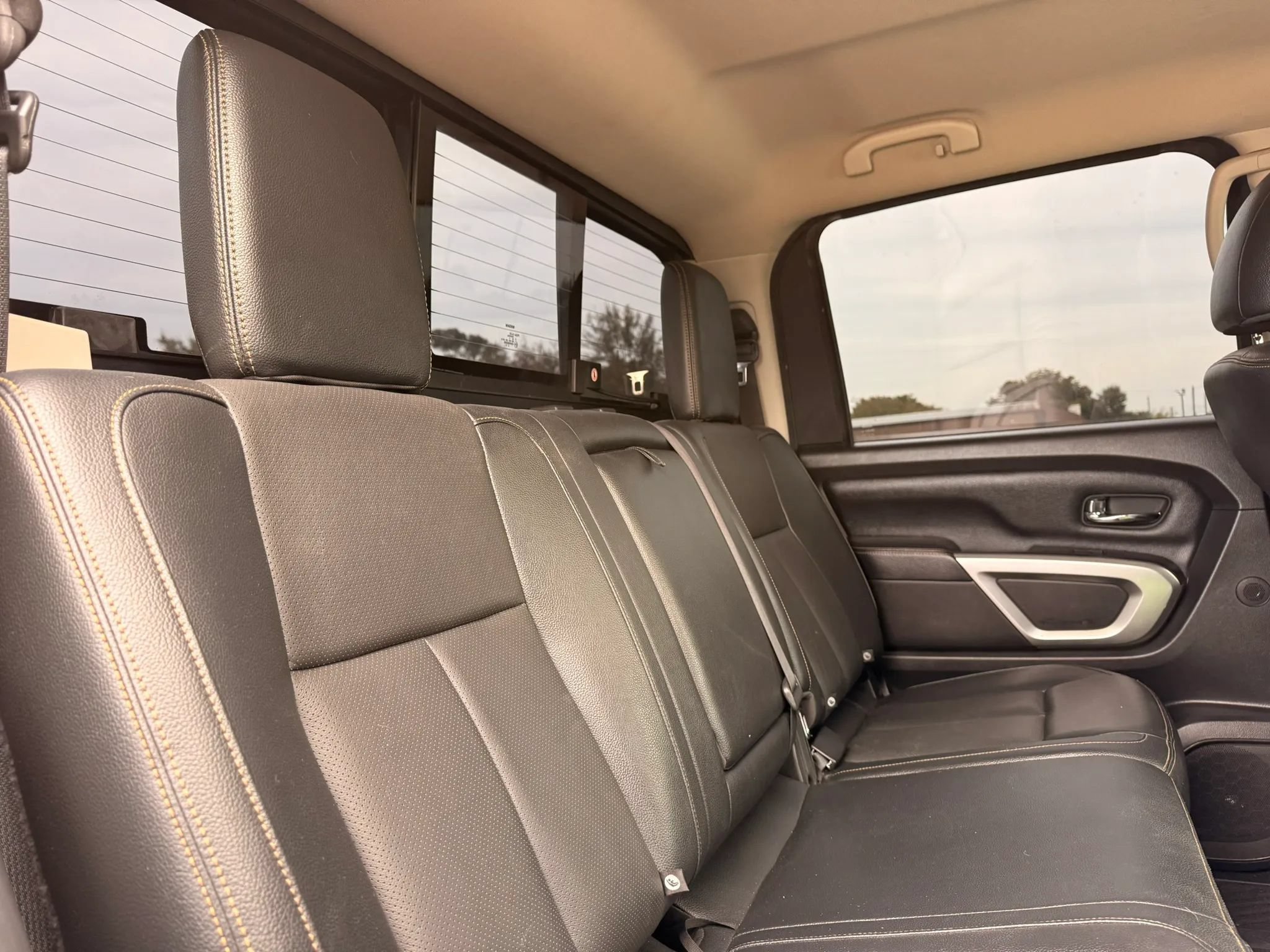 Used 2017 Nissan Titan SL w/ SL Towing Convenience Package RWD image 34