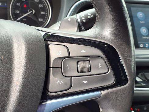 Used 2023 Buick Enclave Essence image 31