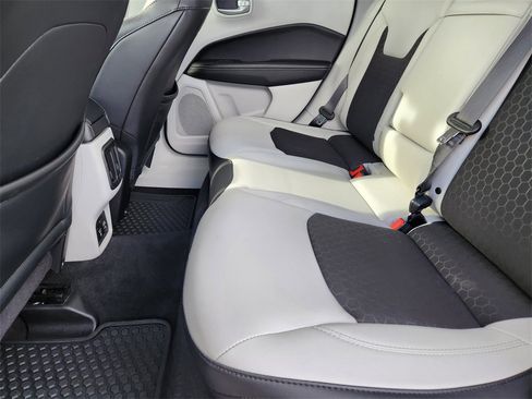 Used 2017 Jeep Compass Latitude w/ Popular Equipment Group image 9