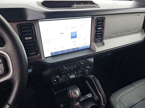 Used 2021 Ford Bronco Outer Banks image 31