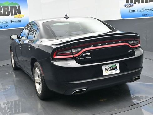 Used 2015 Dodge Charger SXT image 4