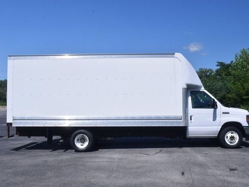 Used 2022 Ford E-350 and Econoline 350 Super Duty RWD image 15