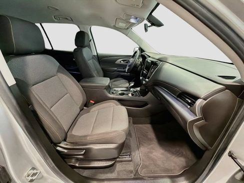Used 2021 Chevrolet Traverse LS FWD image 25