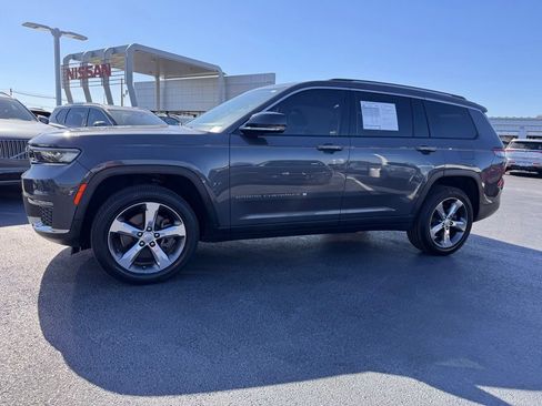 Used 2021 Jeep Grand Cherokee L Limited AWD/4WD image 2