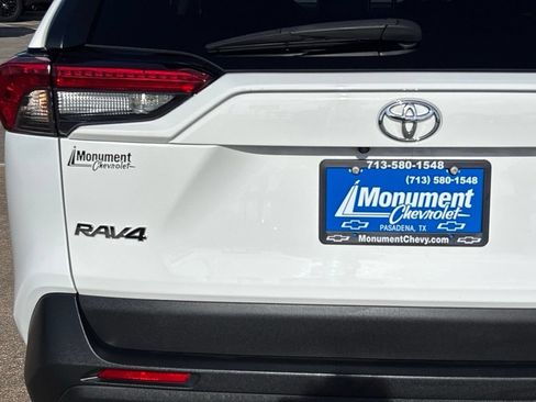 Used 2024 Toyota RAV4 LE FWD image 17