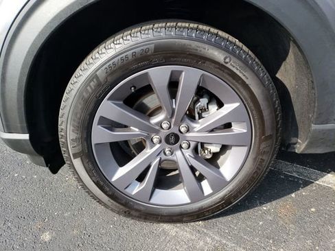 Used 2023 Ford Explorer XLT w/ Equipment Group 202A image 31