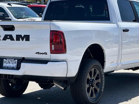 New 2026 RAM 2500 Big Horn AWD/4WD image 8