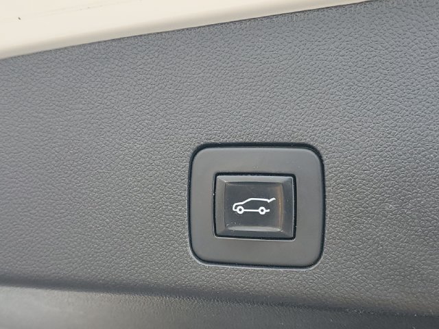Certified 2023 Buick Encore GX Essence w/ Advanced Technology Package AWD/4WD image 9