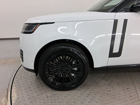 New 2026 Land Rover Range Rover SE image 11