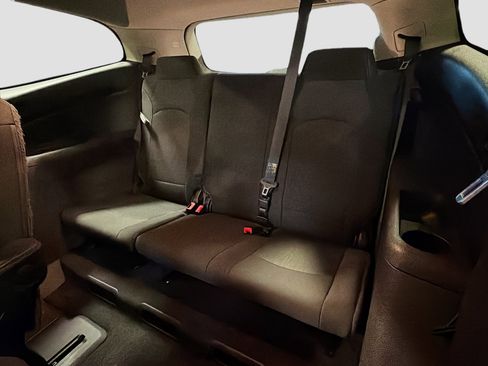 Used 2017 Chevrolet Traverse LT image 27