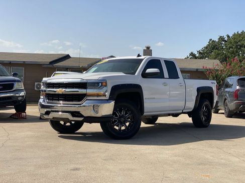 Used 2018 Chevrolet Silverado 1500 LT w/ All Star Edition AWD/4WD image 12
