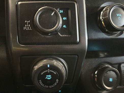 Used 2019 Ford F150 XLT w/ Equipment Group 302A Luxury AWD/4WD image 25