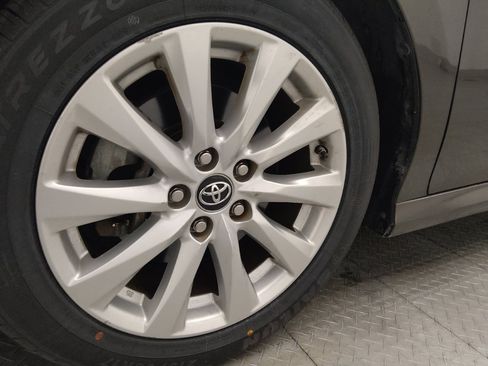Used 2018 Toyota Camry LE FWD image 31