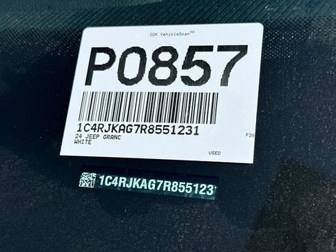 Used 2024 Jeep Grand Cherokee L Laredo AWD/4WD image 15