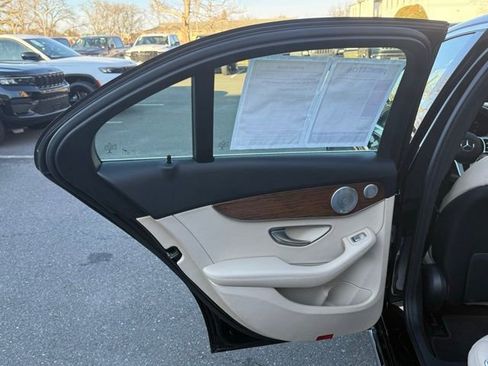 Used 2021 Mercedes-Benz C 300 C 300 image 24