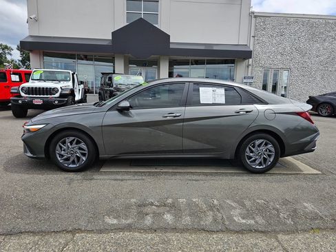 Used 2024 Hyundai Elantra SEL FWD image 8