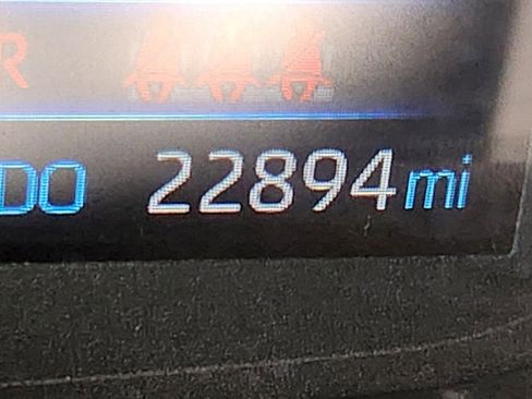 Certified 2022 Toyota Corolla Cross LE image 18