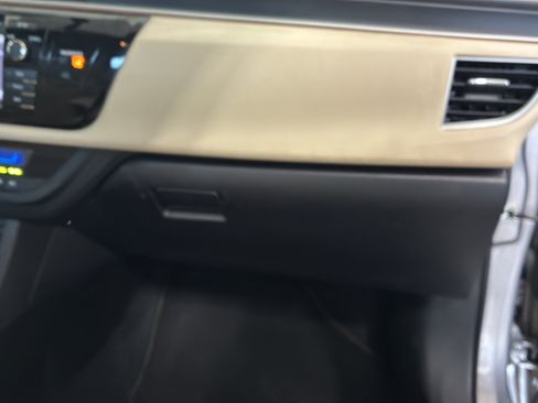 Used 2014 Toyota Corolla LE FWD image 29
