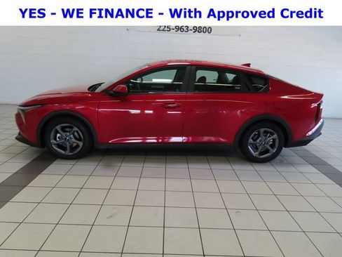 Used 2025 Kia K4 LXS image 3