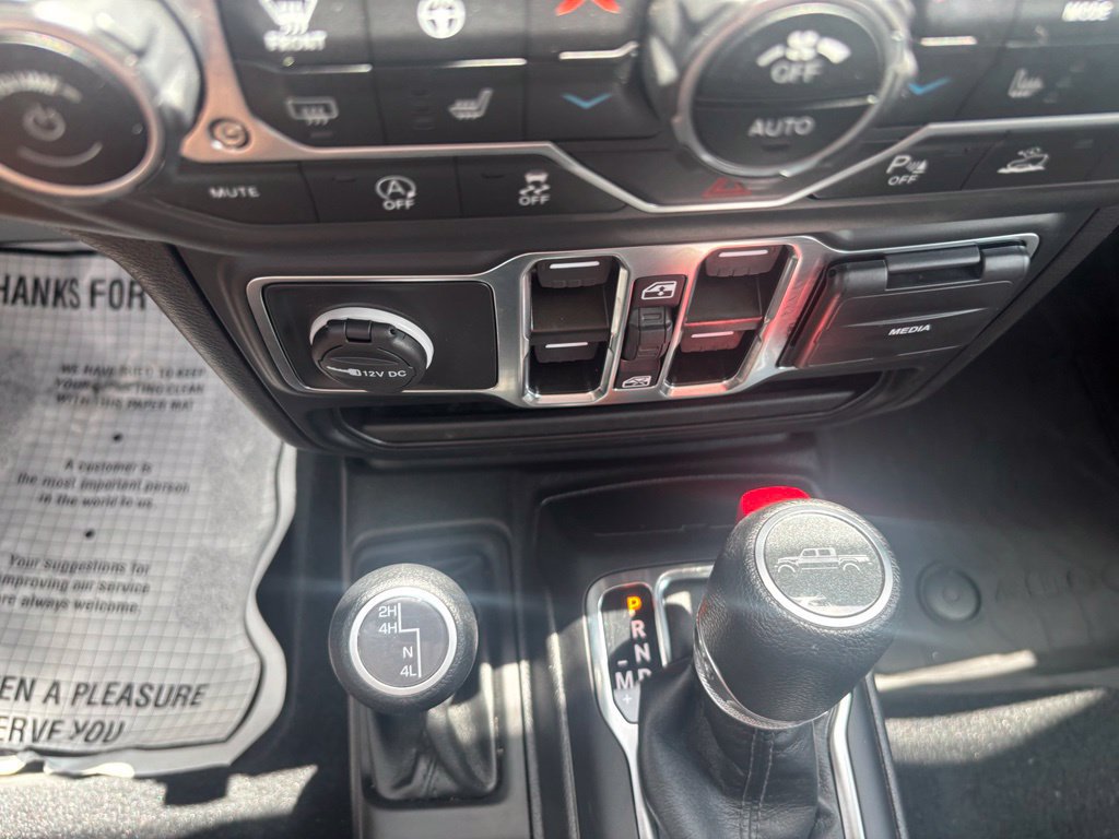 Used 2023 Jeep Gladiator Sport AWD/4WD image 31