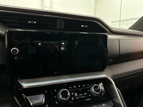 Used 2022 GMC Sierra 1500 Denali AWD/4WD image 44