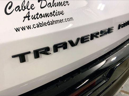 Used 2025 Chevrolet Traverse RS AWD/4WD image 8