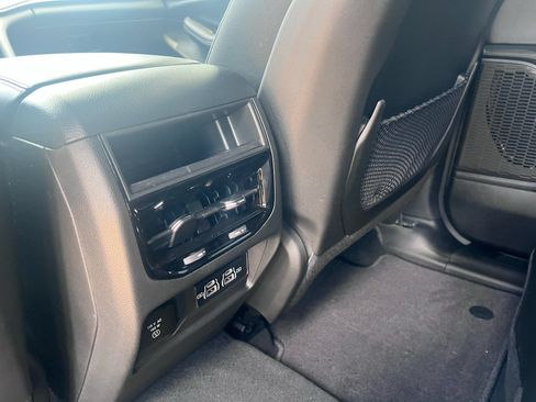 Used 2025 Jeep Grand Cherokee Altitude RWD image 19